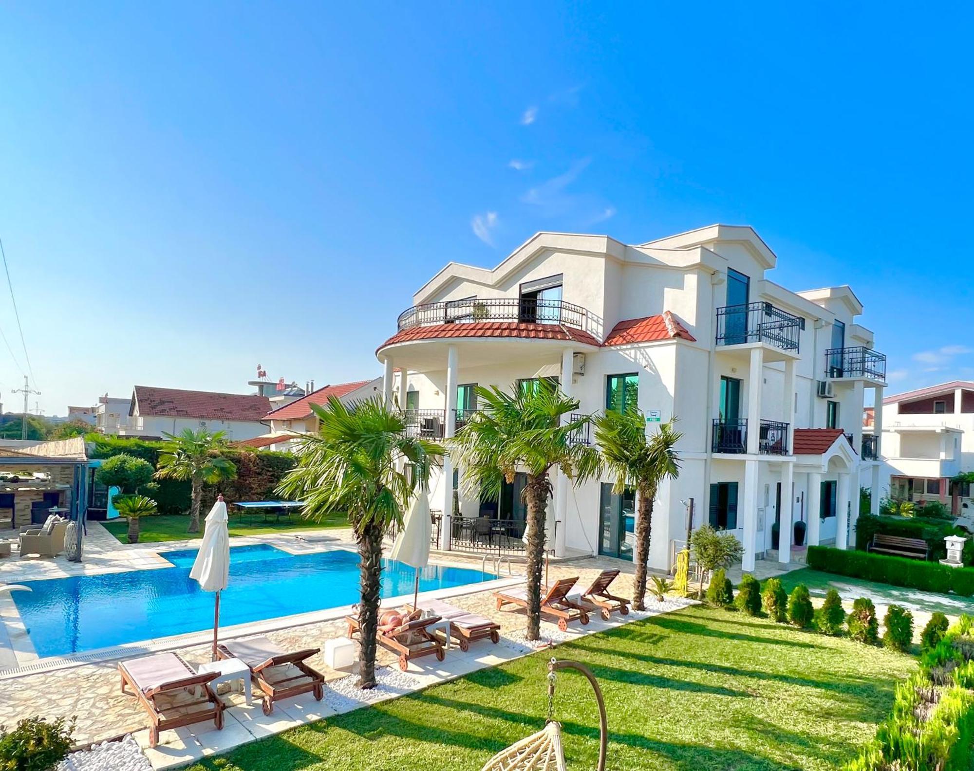 Apartments Lj Улцин Екстериор снимка
