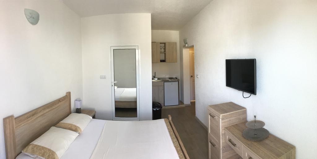 Apartments Lj Улцин Екстериор снимка